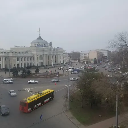 квартира с видом на ЖД вокзал